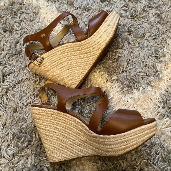 Michael Kors Platform - Picture 9 of 11